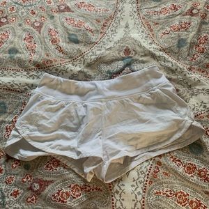 white ivviva shorts